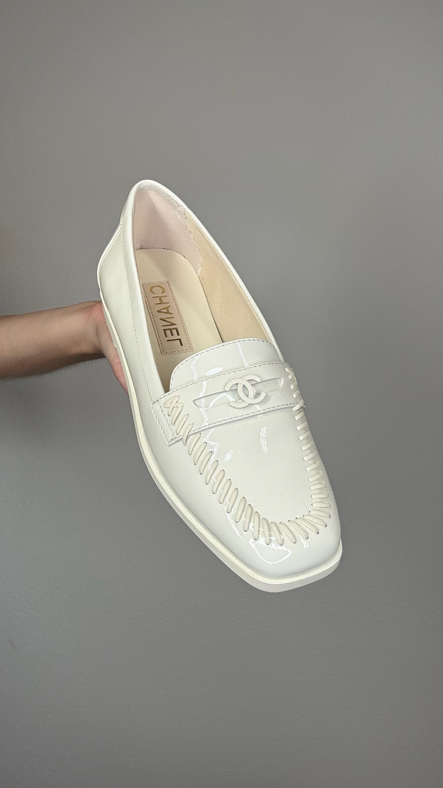 Cream Logo Loafers - 8