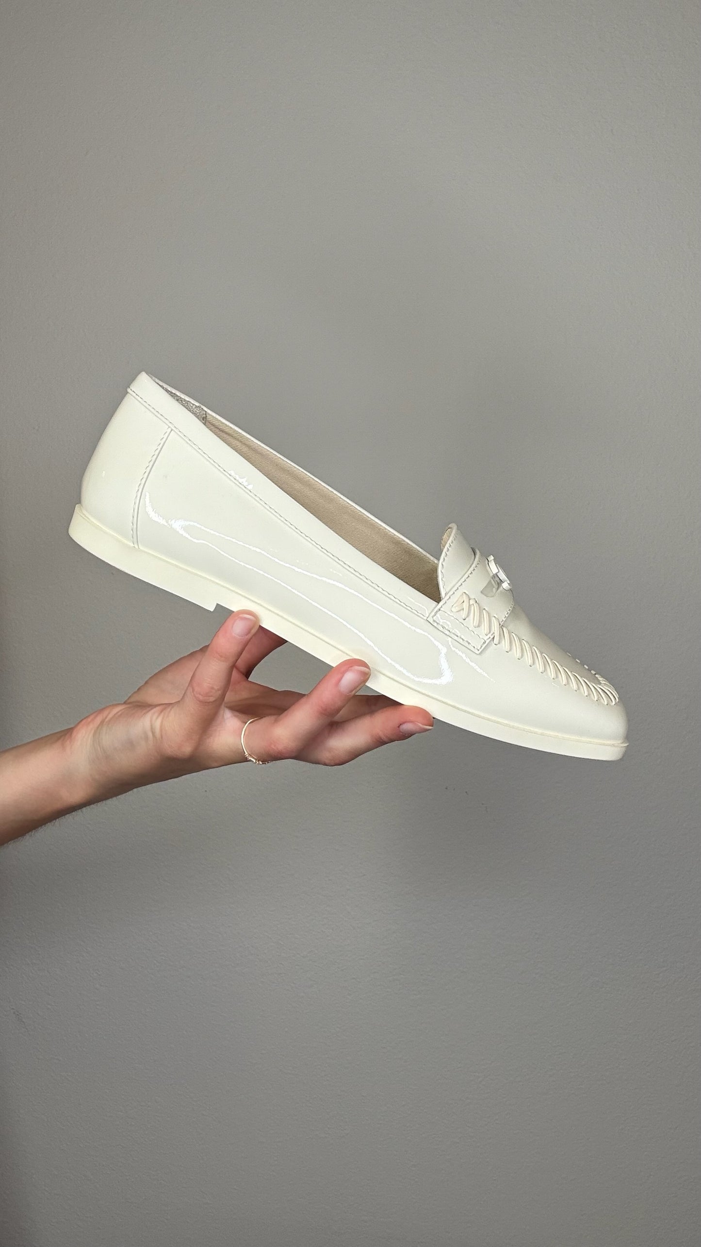 Cream Logo Loafers - 8