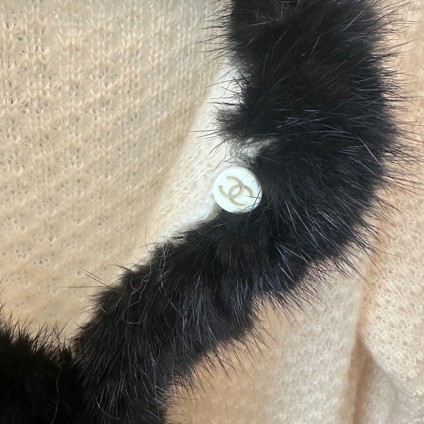 Black & White Cardigan w/Fur - M