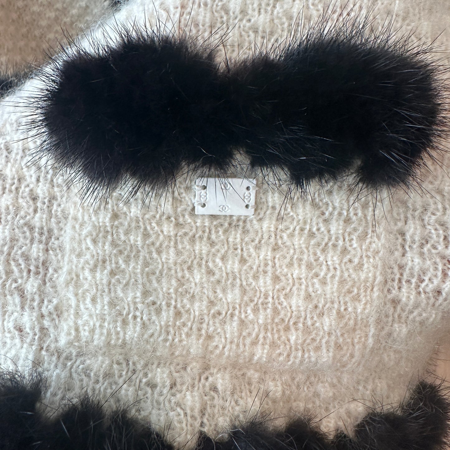 Black & White Cardigan w/Fur - M