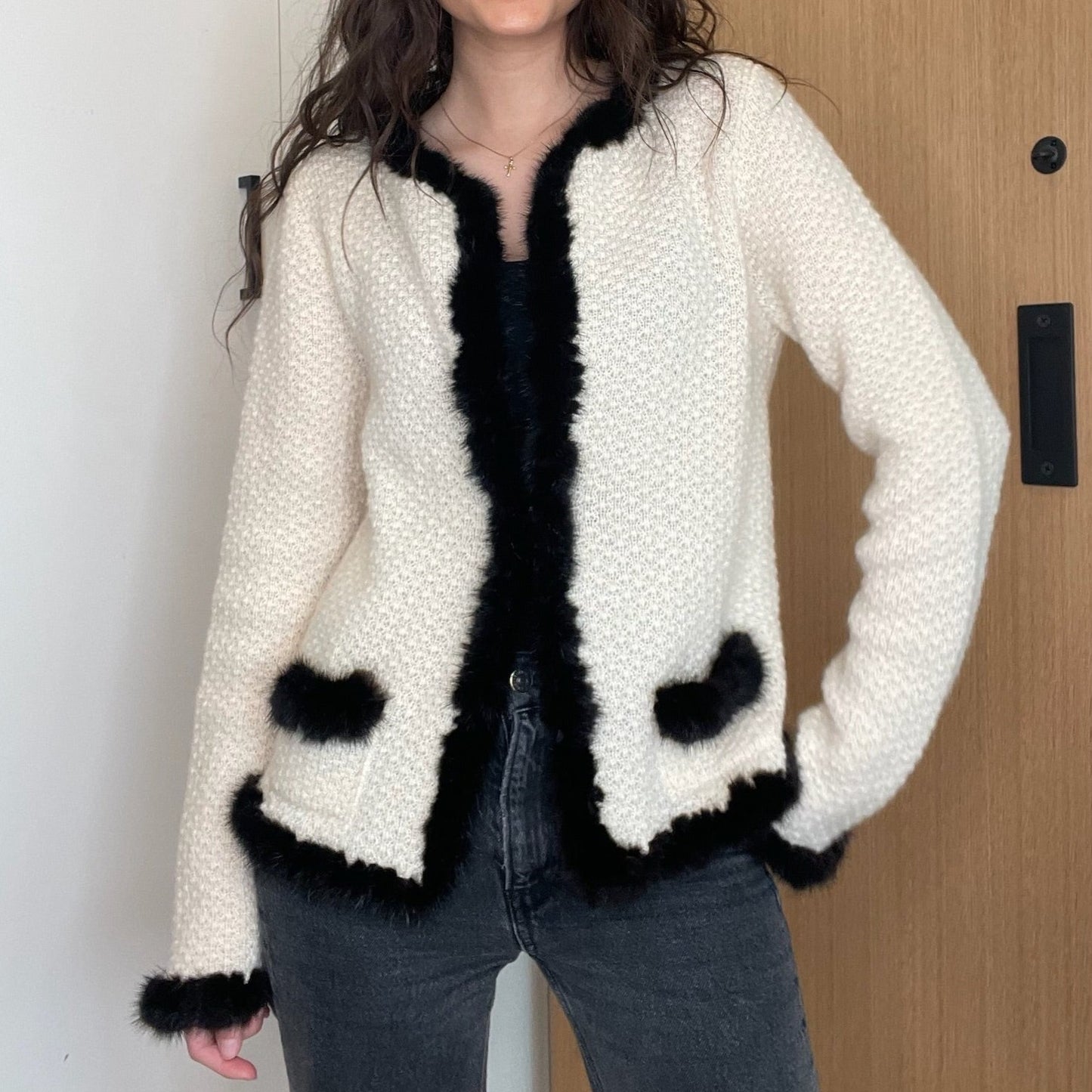 Black & White Cardigan w/Fur - M