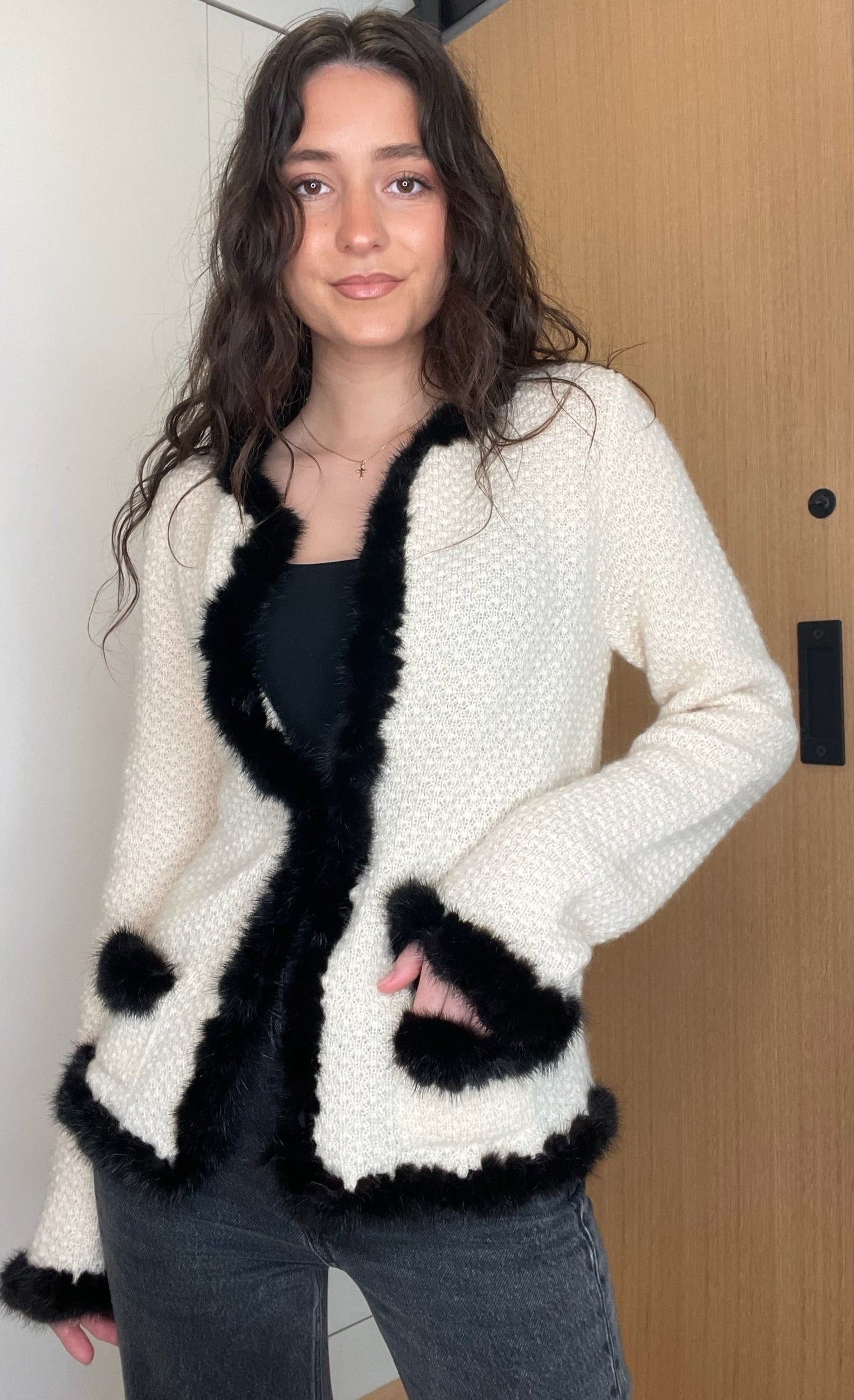 Black & White Cardigan w/Fur - M