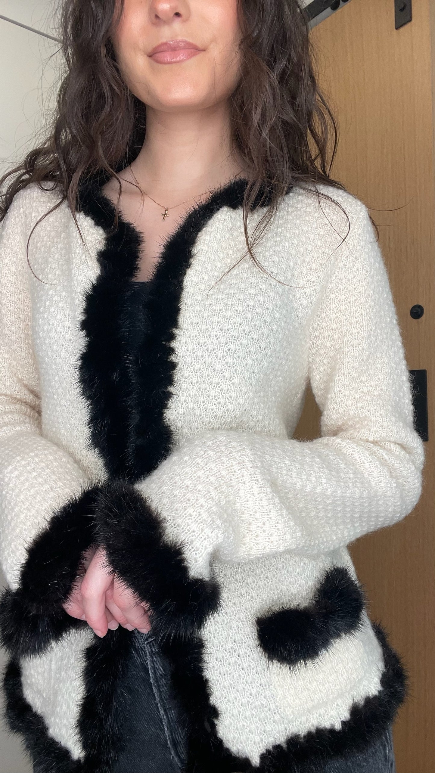 Black & White Cardigan w/Fur - M
