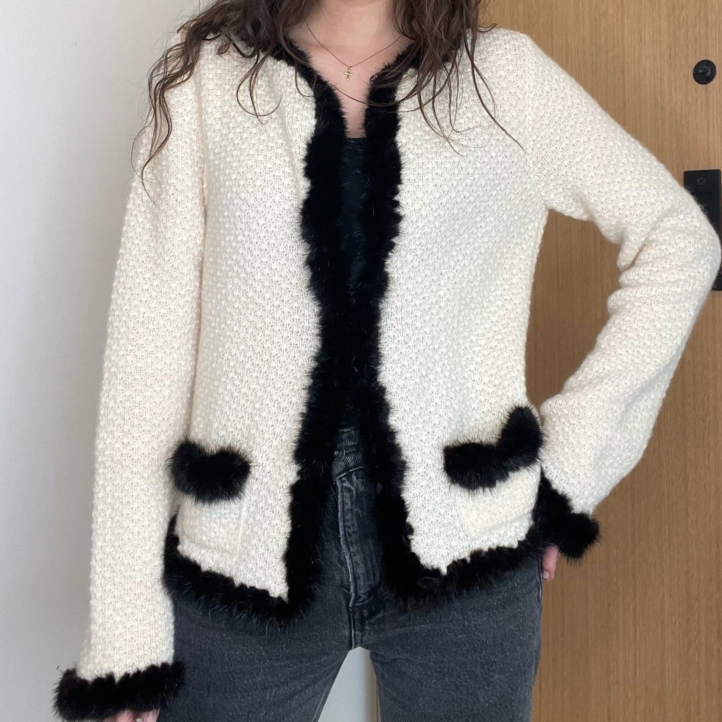 Black & White Cardigan w/Fur - M