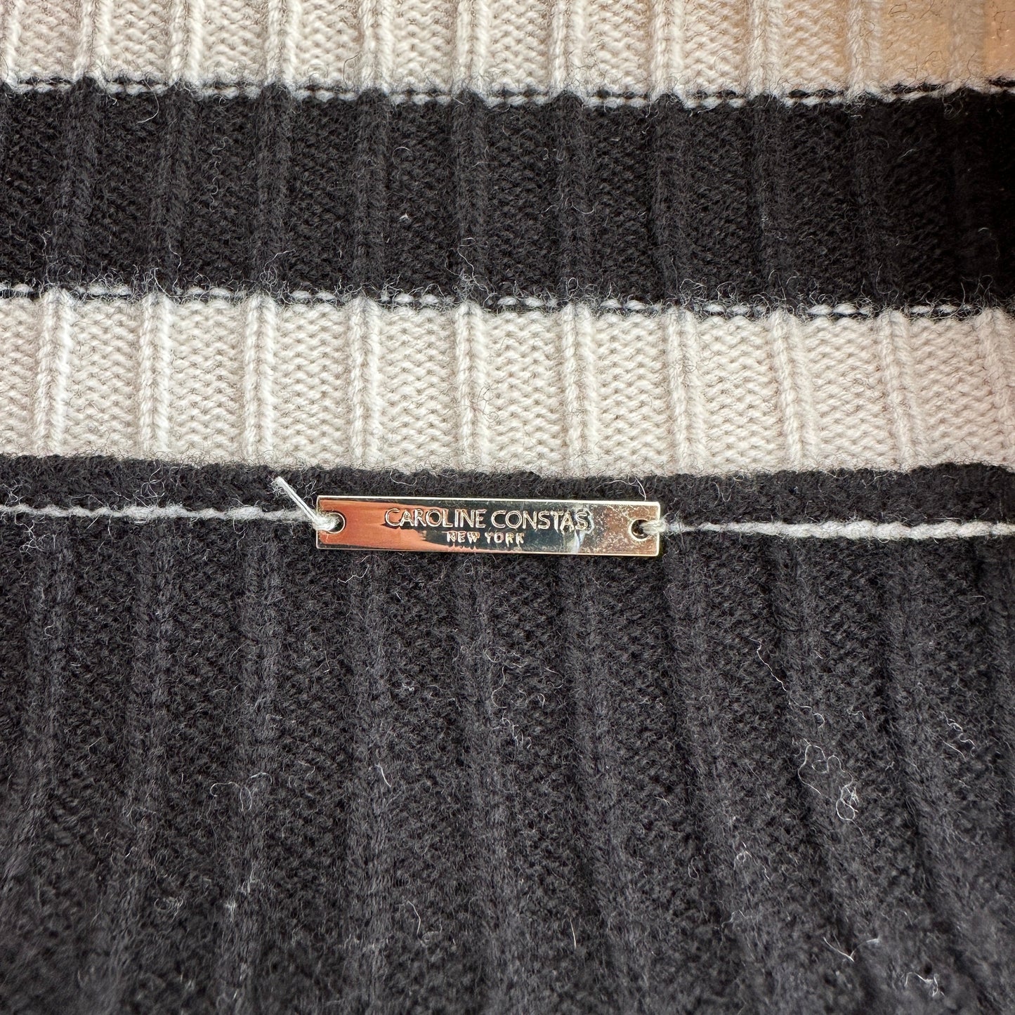 Black & White Sweater - S