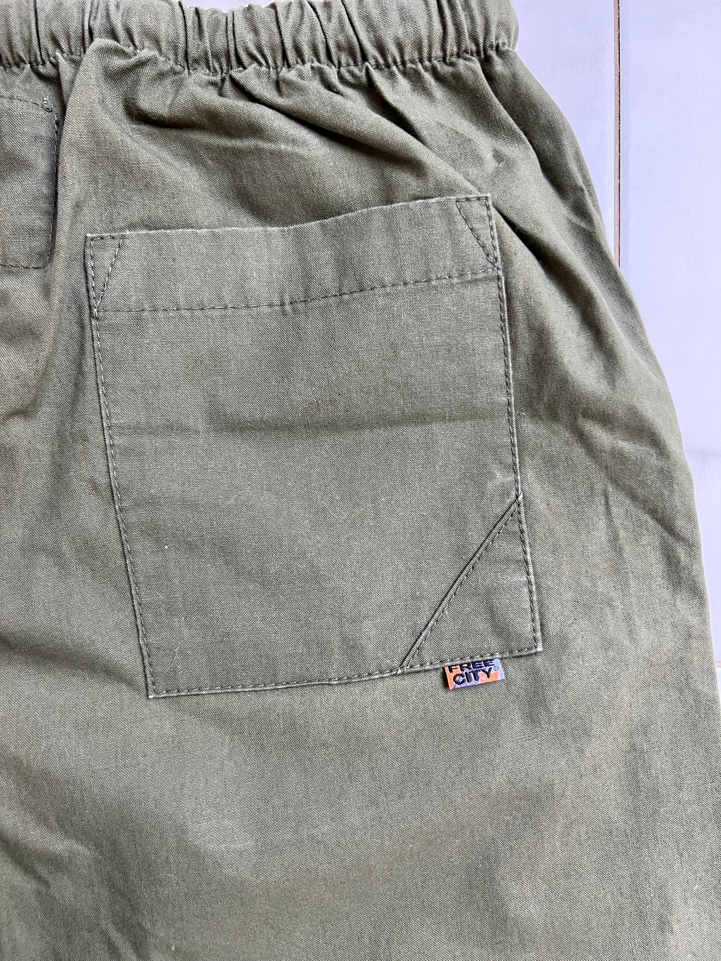 Cropped Kaki Pants - M