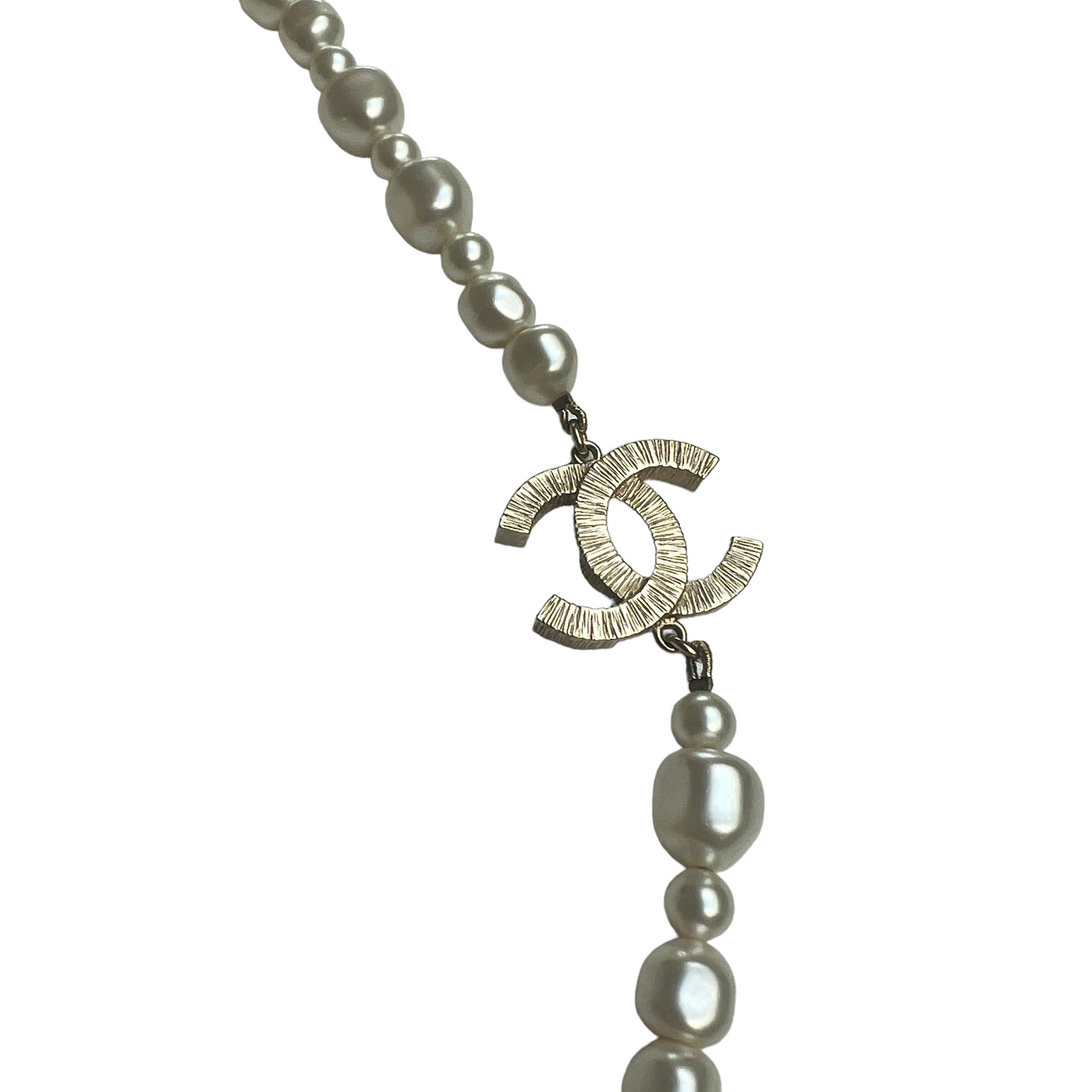 CC Logo & Faux-Pearl Necklace