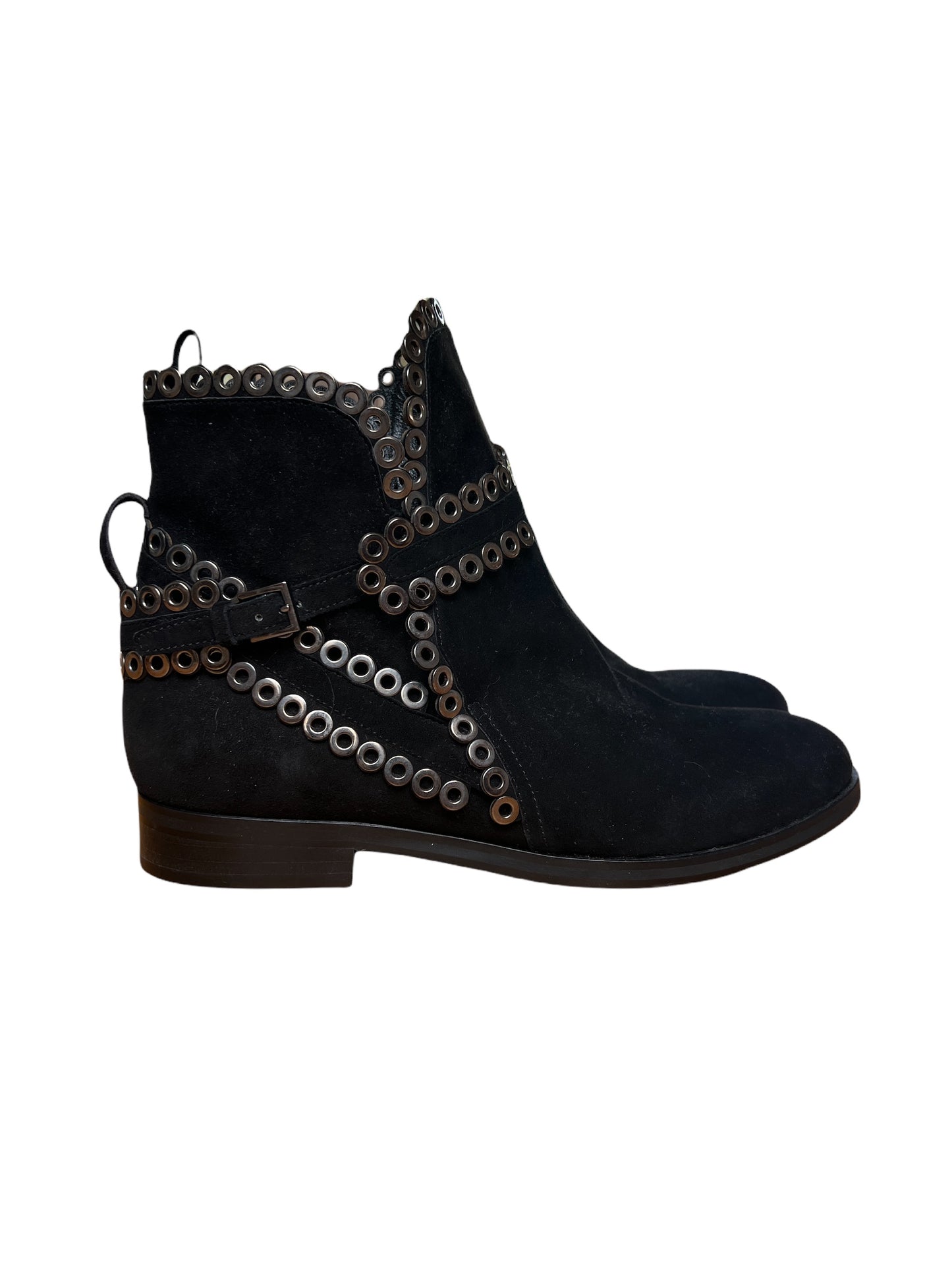 Eyelet Low Boots - 10