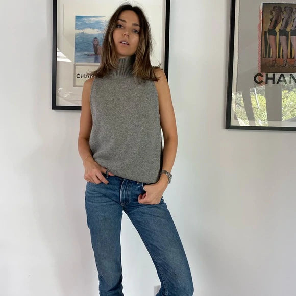 Sleeveless Sweater Top - M