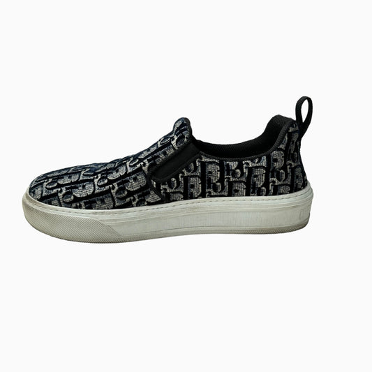 Logo Velvet Sneakers - 10