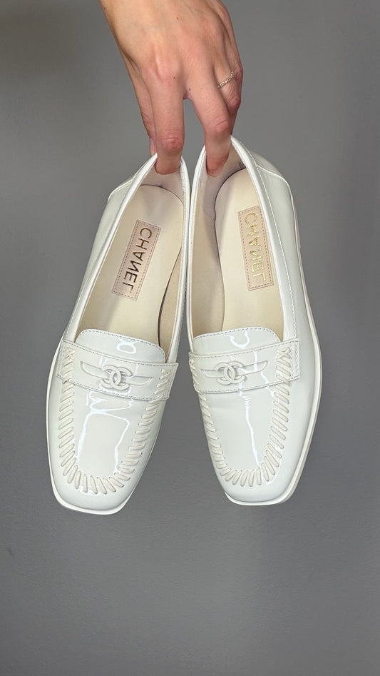 Cream Logo Loafers - 8
