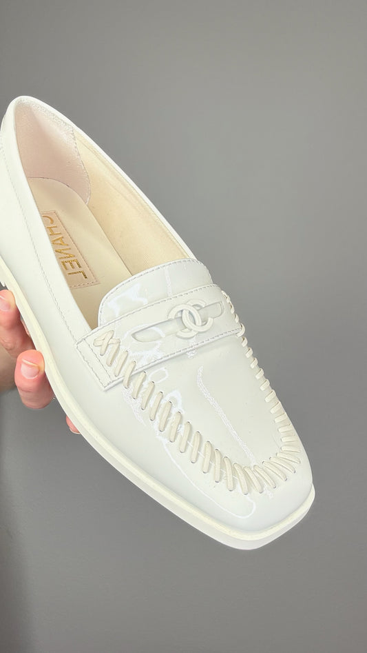 Cream Logo Loafers - 8