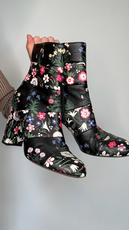 Black Floral Heeled Boots - 9