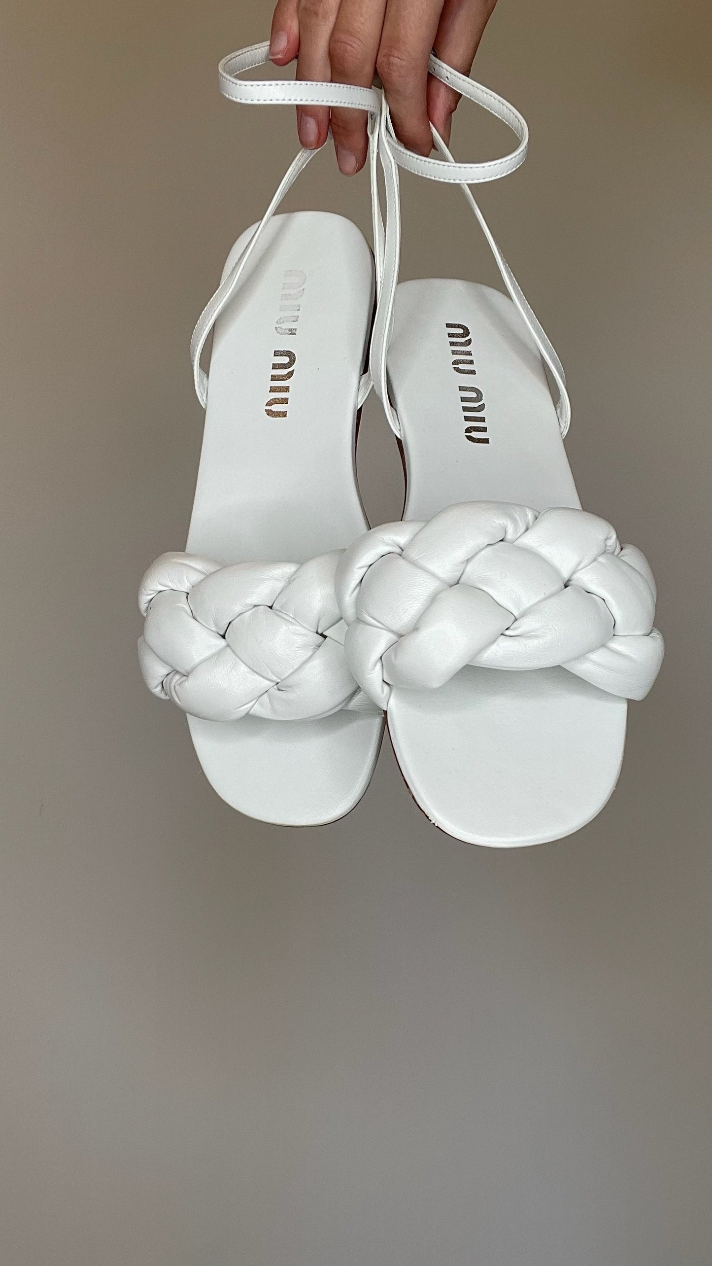 White Leather Sandals - 10