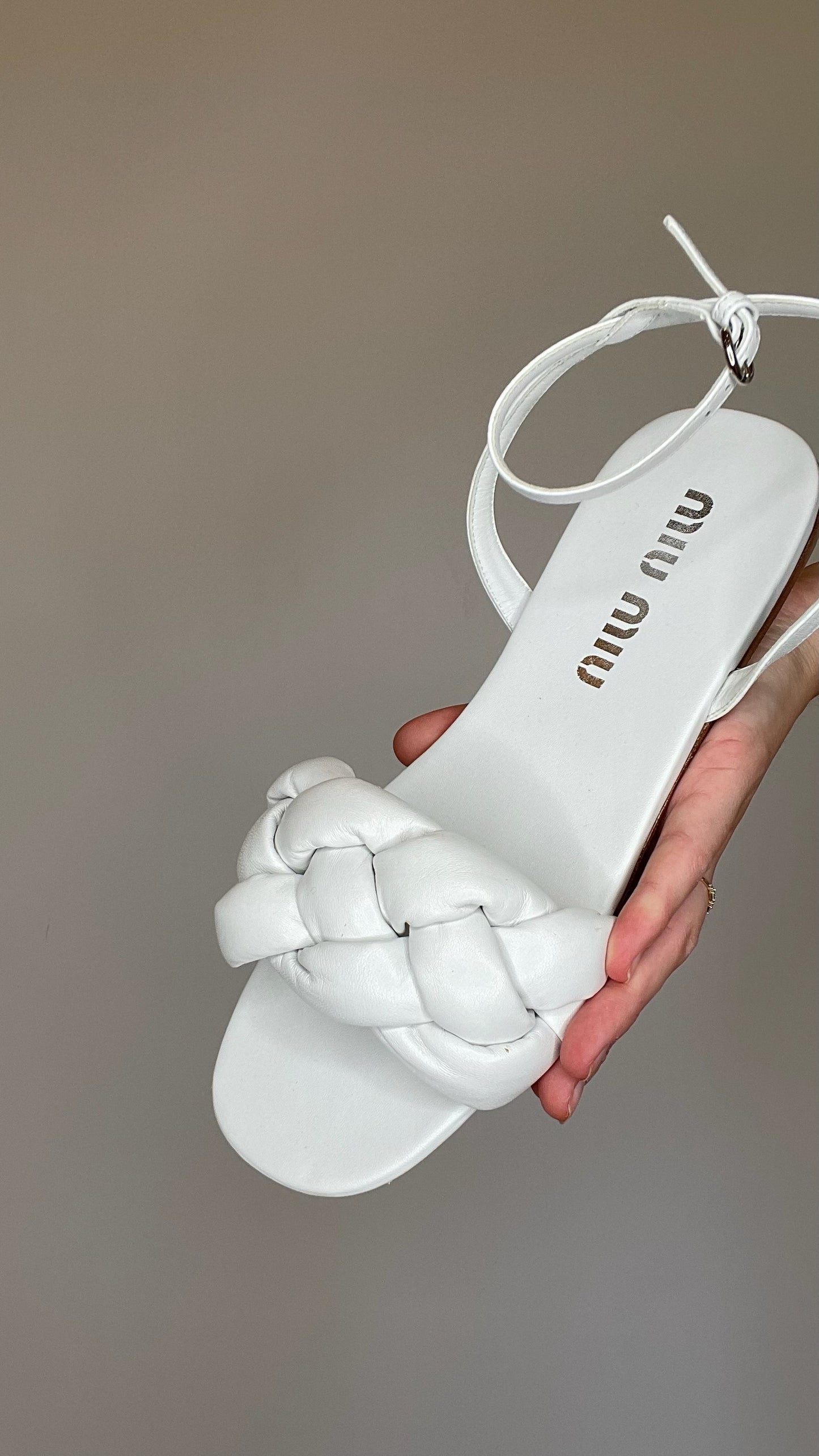 White Leather Sandals - 10