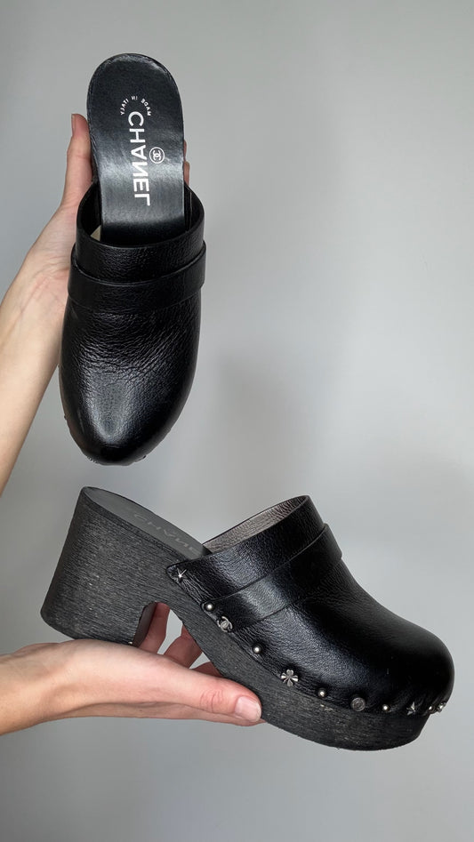 Black Logo Clogs - 10