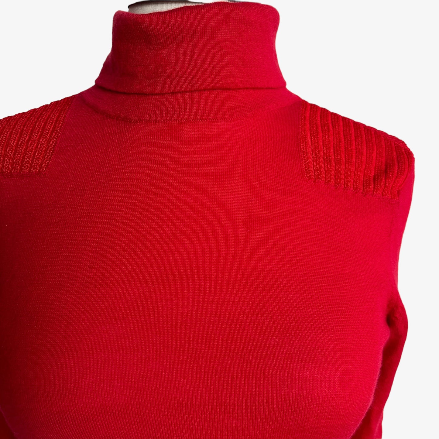 Red Cropped Pullover - S