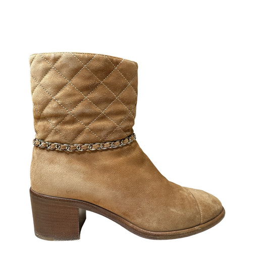 Brown Suede Logo Boots - 8