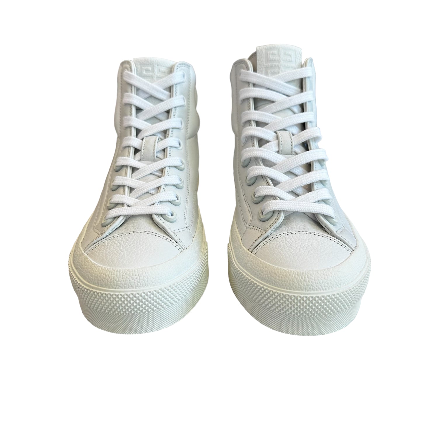 2022 White Logo Sneakers - 6.5