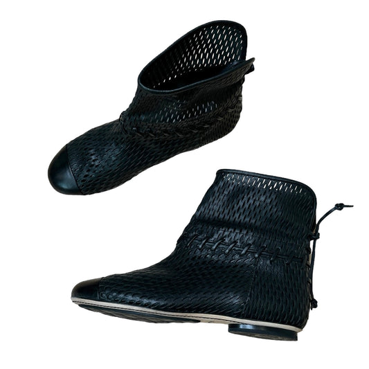 Black Low Boots - 7.5