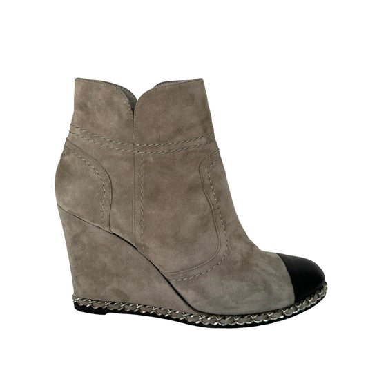 Grey & Black Chain Boots - 9