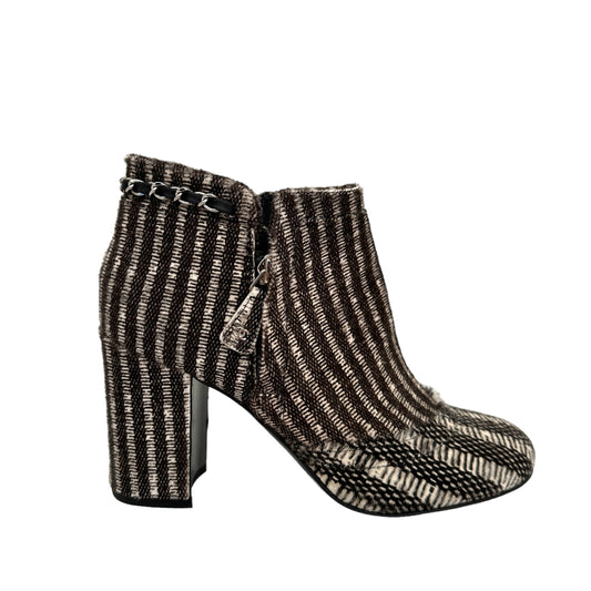 Tweed Heeled Boots - 9
