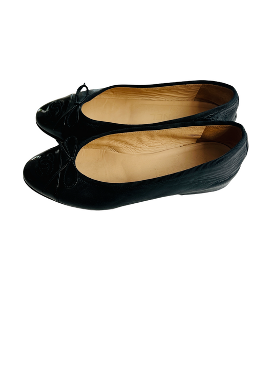 Black Leather Ballerina Shoes - 6