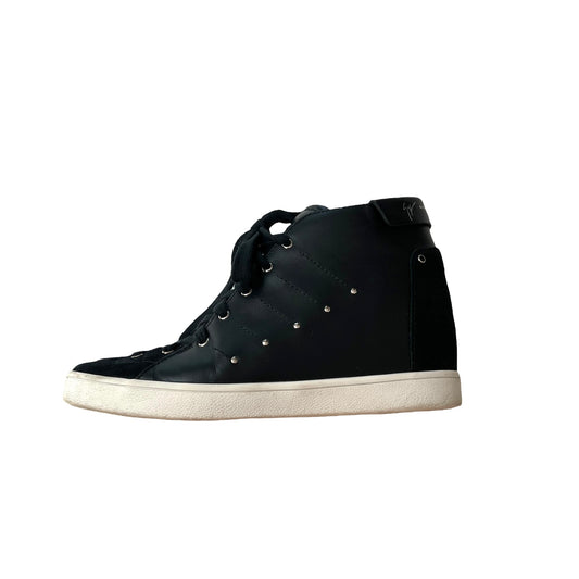 Black Leather and Suede Sneakers - 7.5