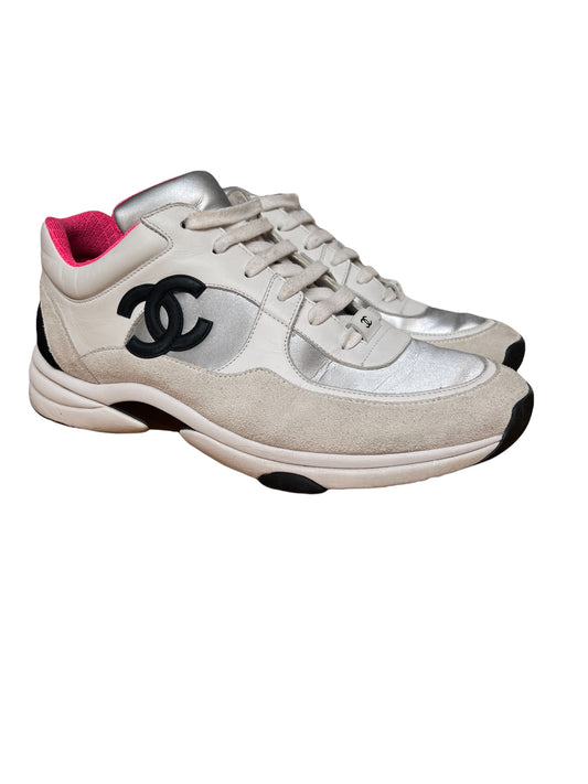 Interlocking CC Logo Sneakers - 10.5